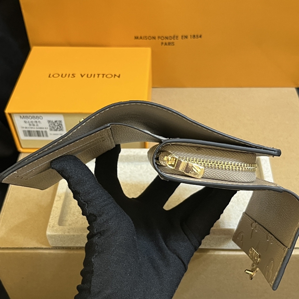 LVコピーウォレット着用イメージ